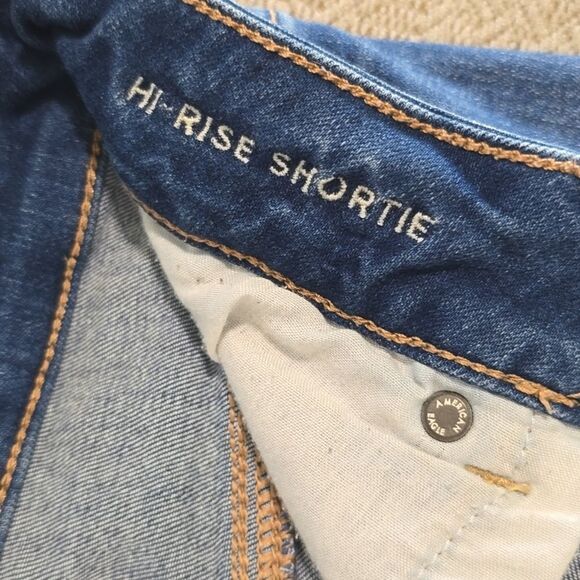 American Eagle Hi Rise Shortie Next Level Stretch Distressed Jean Shorts-Size 4 - Picture 4 of 15